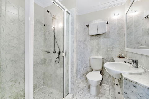 ULTIQA Rothbury Hotel - Accommodation Gold Coast 4