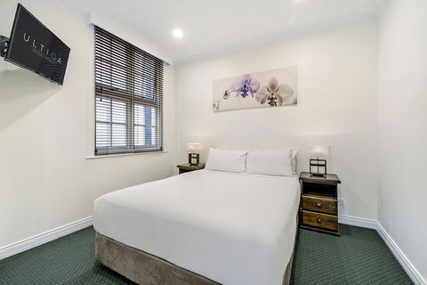 ULTIQA Rothbury Hotel - Accommodation Gold Coast 2