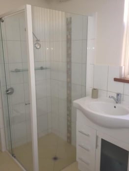 Longbeach Apartments Coffin Bay - Gold Coast 4U 1