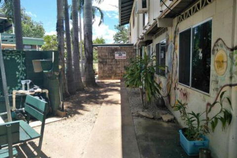 Palm Court Backpackers - Gold Coast 4U 2