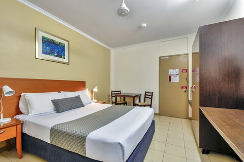 Darwin City Edge Motel & Suites - 1 Gold Coast 3