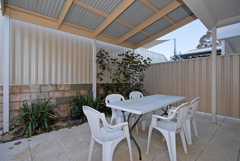 The Block Views Apartments Victor Harbor - Gold Coast 4U 6