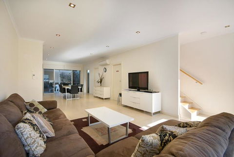 The Block Views Apartments Victor Harbor - Gold Coast 4U 2