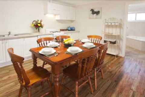 Brookfield Guesthouse - Accommodation Gold Coast 1