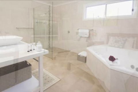 Brookfield Guesthouse - Accommodation Gold Coast 4