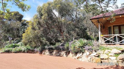 Eleebana Guest House - Gold Coast 4U 5
