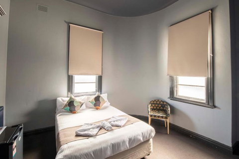 Hotel Canobolas - 1 Gold Coast 1