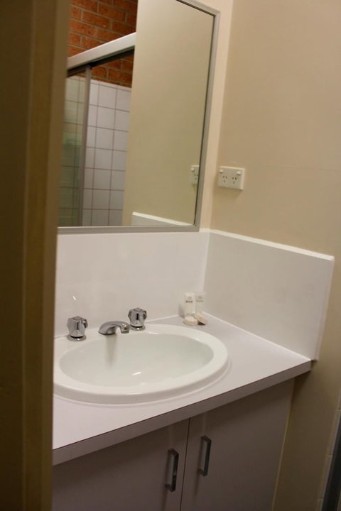 Cranbourne Motor Inn - Accommodation Gold Coast 5