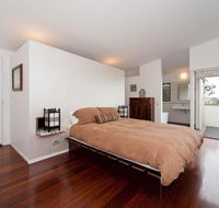 Aquila - Accommodation Gold Coast