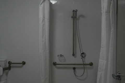 Castle Crest Motel - Gold Coast 4U 2