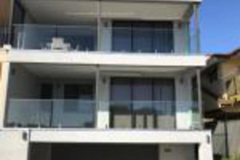 The Lighthouse Beachfront Accommodation - Accommodation Gold Coast 0