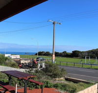 Bott's Beach Retreat - Gold Coast 4U