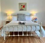 Birchwood Cottage - Gold Coast 4U