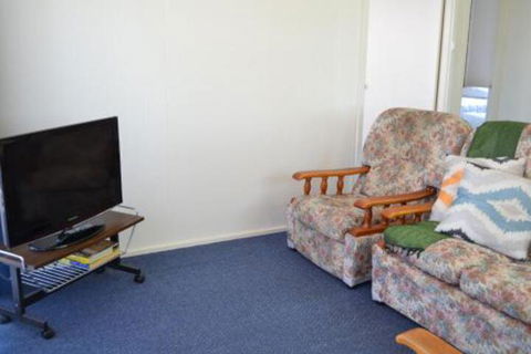 Sundial Holiday Units - Accommodation Gold Coast 3