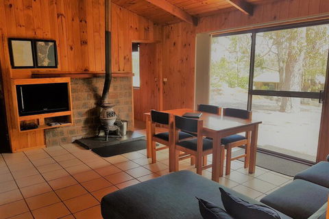 Woodbine Park Eco Cabins - Gold Coast 4U 5