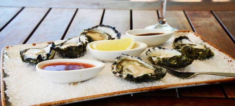 Waterfront Grill - Gold Coast 4U 2