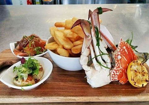 Lighthouse Beach Cafe - Gold Coast 4U 18