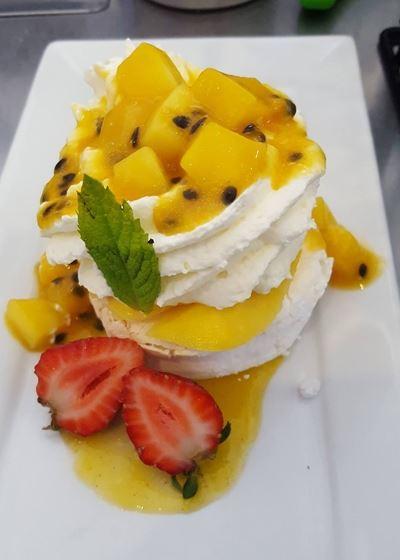 Lighthouse Beach Cafe - Gold Coast 4U 2
