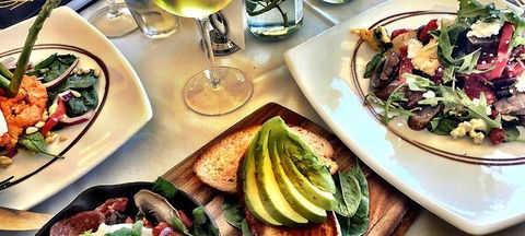 The Colonist - 1 Gold Coast 1