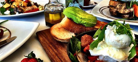 The Colonist - 1 Gold Coast 2