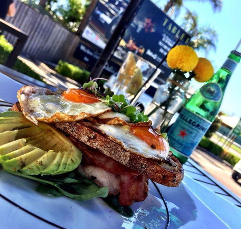 The Colonist - 1 Gold Coast 7