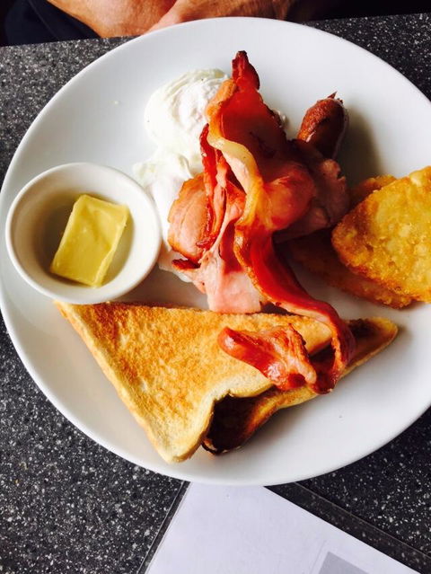 The Pool Cafe - Accommodation Gold Coast 6