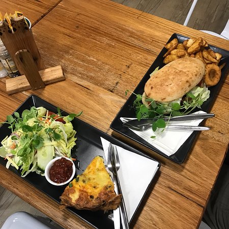 Two Little Owls Cafe - 1 Gold Coast 0