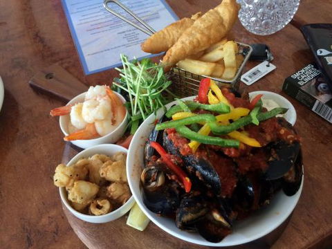 Sandy Cove Tavern - 1 Gold Coast 0