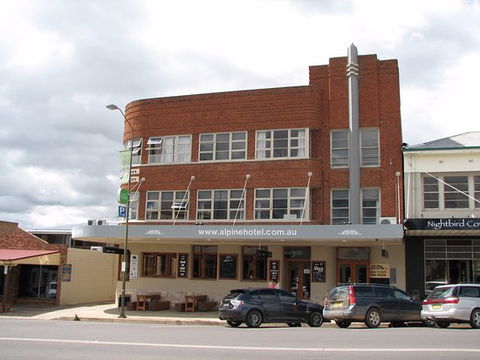 The Alpine Hotel Restaurant Cooma - 1 Gold Coast 0
