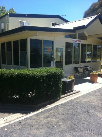 Poplar Caravan Park & Harry's Snack Shack - Accommodation Gold Coast 0
