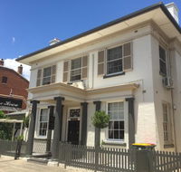 Montrose House on Riverbank - Accommodation Gold Coast