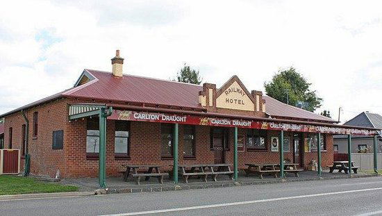 Spring Hill NSW Gold Coast 4U