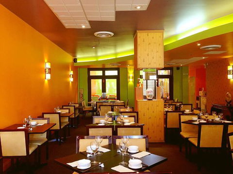 Asian Cafe - 1 Gold Coast 0