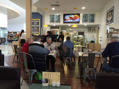 Debonair's Cafe - Accommodation Gold Coast 0