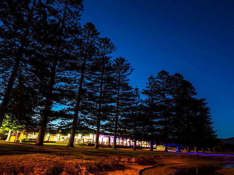Lagoon Restaurant - Gold Coast 4U 0