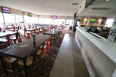 Heathcote Hotel - 1 Gold Coast 0