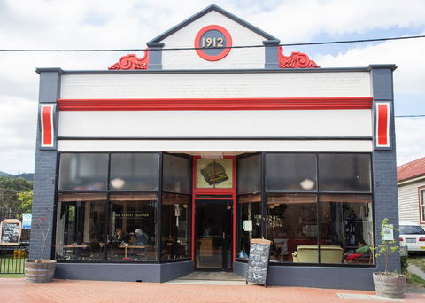 The Red Velvet Lounge - Accommodation Gold Coast 0