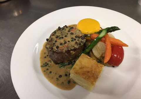 LakeFront Bistro - Gold Coast 4U 16