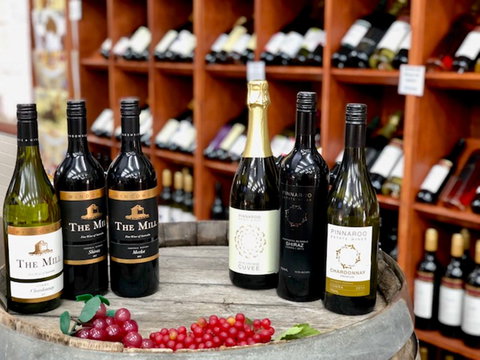 Cowra Visitor Information Centre Wine Selection - Accommodation Gold Coast 1