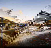 Kawana Waters Hotel - Gold Coast 4U