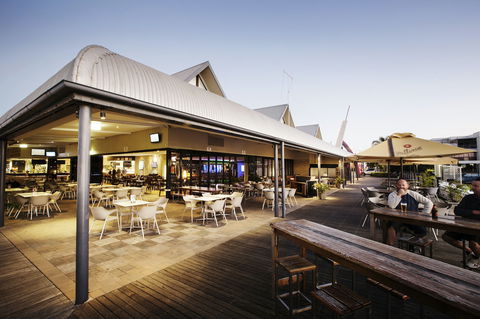 Kawana Waters Hotel - Gold Coast 4U 0