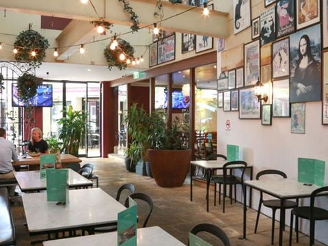 The Union Hotel (Le Bistro) - Gold Coast 4U 1