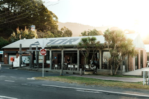 Wye General Store - 1 Gold Coast 0