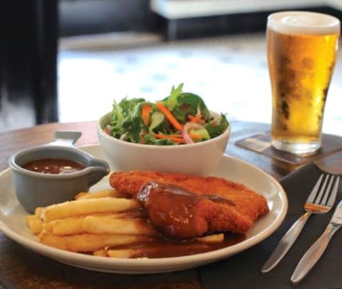 Crest Hotel - 1 Gold Coast 0