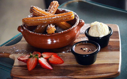 Sir Braxton Chocolate Bar - Accommodation Gold Coast 0