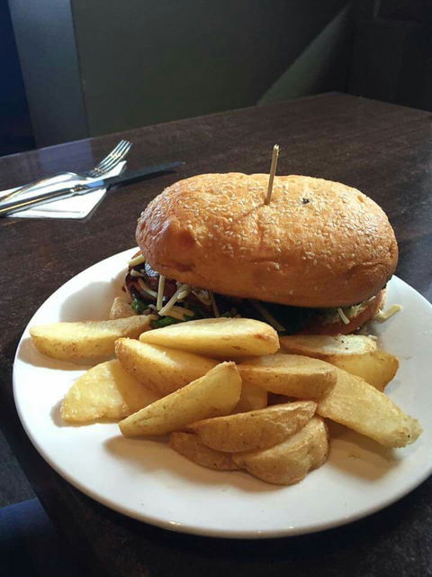 The Apple Tree Inn - Gold Coast 4U 3