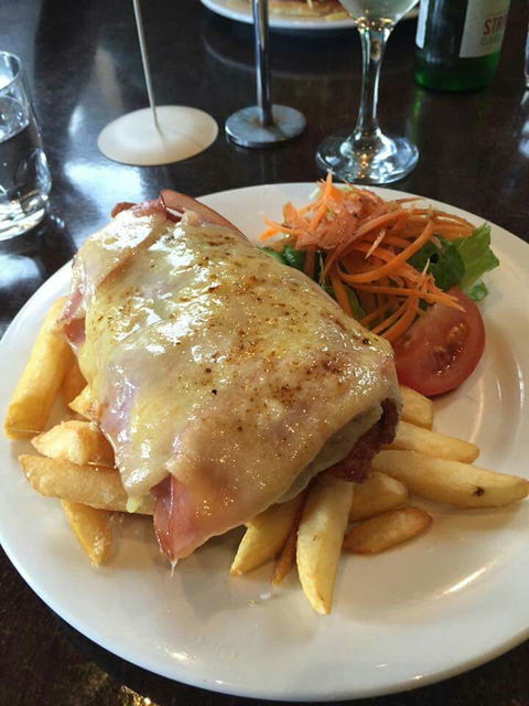 The Apple Tree Inn - Gold Coast 4U 5