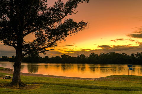Three Birds Riverfront Restaurant - Gold Coast 4U 0