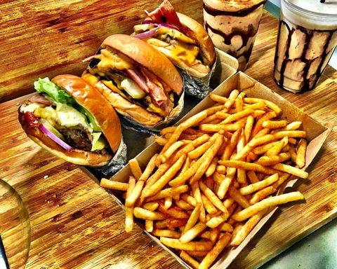 Chucks Burgers - Gold Coast 4U 0