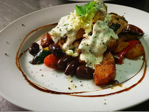 The Hunter Artisan Gallery And Cafe - Gold Coast 4U 2